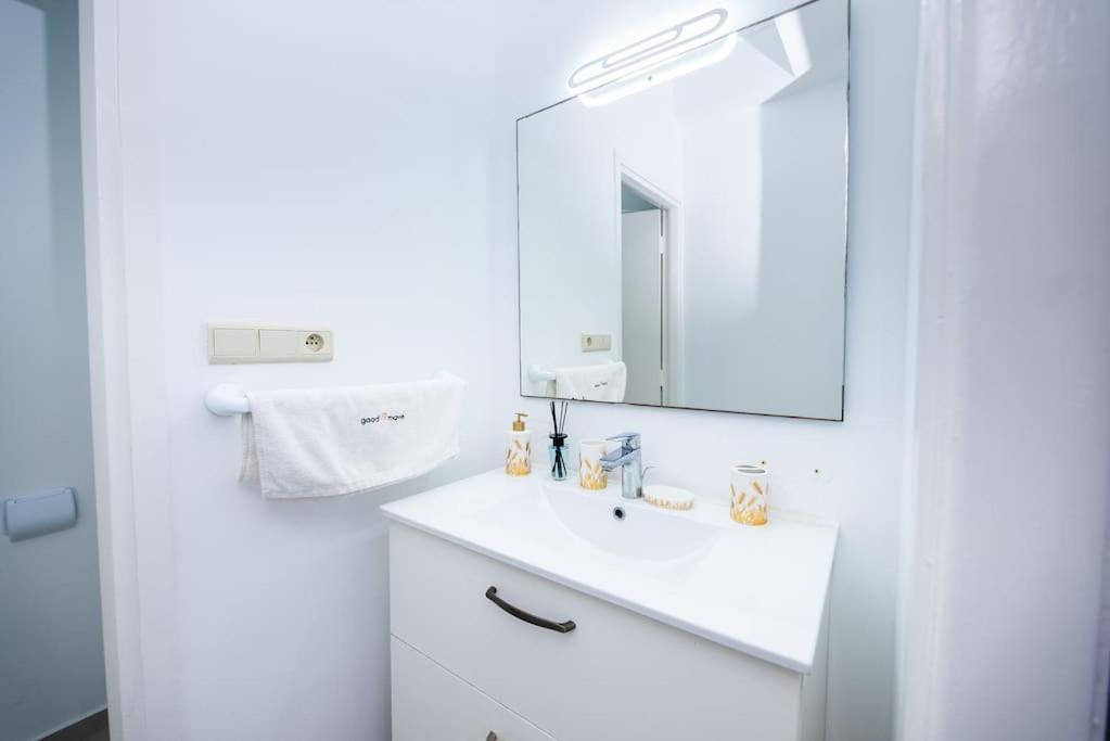Tradition Meets Modern: 2Br Flat In Rabat Hassan Exteriör bild