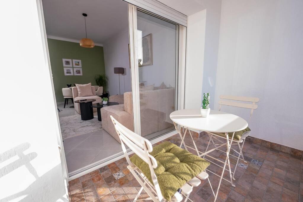 Tradition Meets Modern: 2Br Flat In Rabat Hassan Exteriör bild